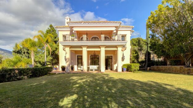 Great Villa in Río Real Golf, Marbella East