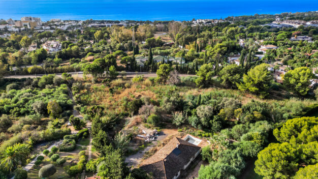 Plot  Rezidenční pozemek v prestižní oblasti Marbella Golden Mile s výhledem na moře