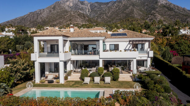 Villa Sierra Blanca Luxusvilla mit atemberaubendem und garantiertem Meerblick in Sierra Blanca, Marbella