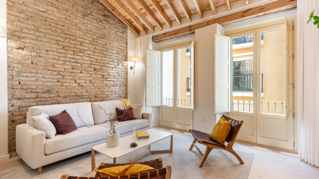 Duplex Penthouse Centro Histórico Luxury duplex penthouse in Historic Building with privat roof terraces on a quiet street in the historical quarters of Malaga City