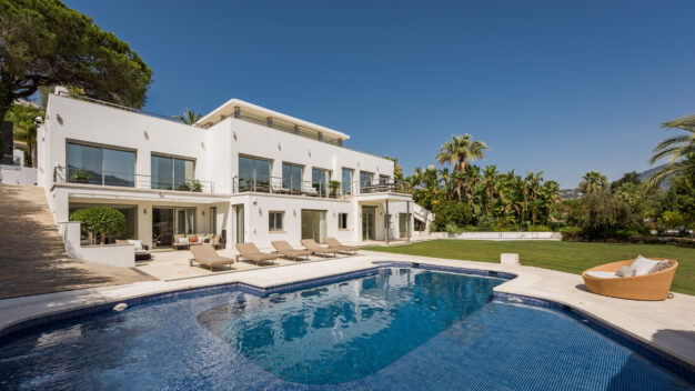Villa Las Brisas Luxury villa for sale in Las Brisas, Nueva Andalucia, Marbella