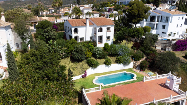 House El Rosario MAGNIFICENT VILLA IN EL ROSARIO. INVESTMENT OPPORTUNITY