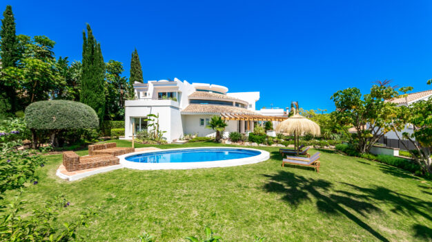 Villa Los Flamingos Exceptionally Priced Chic and Stylish Villa in Los Flamingos Golf with Traditional Frame