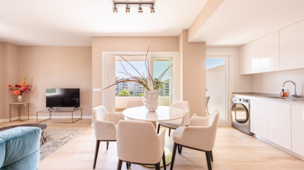 Apartment  Новая роскошная квартира с видом на море и горы Виды в Nueva Andalucia, Марбелья